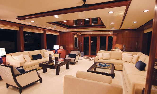 Aurora Yacht - Saloon