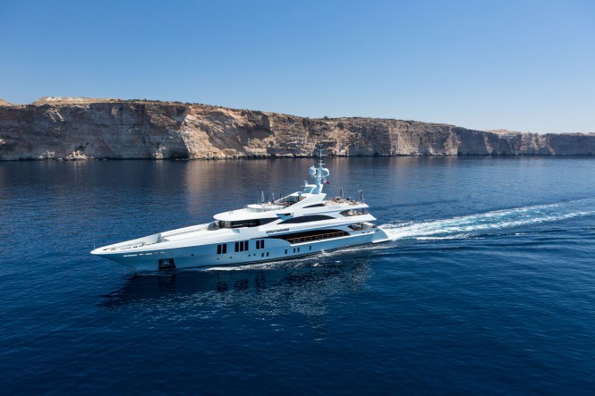 Benetti superyacht Ocean Paradise running