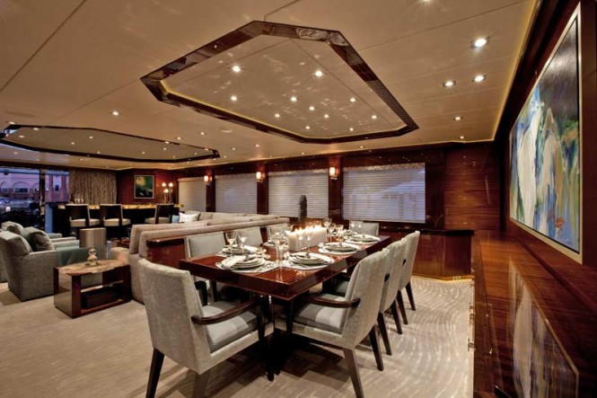 Motor yacht Finish Line - Dining