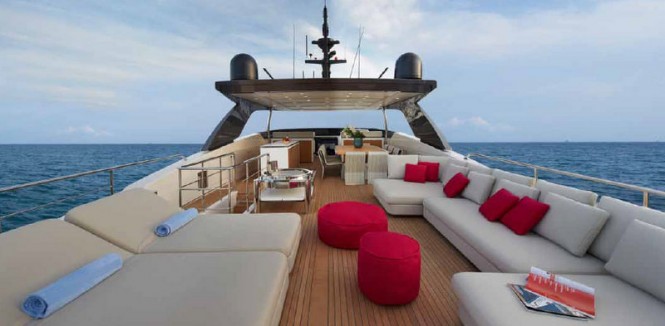 Motor yacht SL104-592 - Flybridge