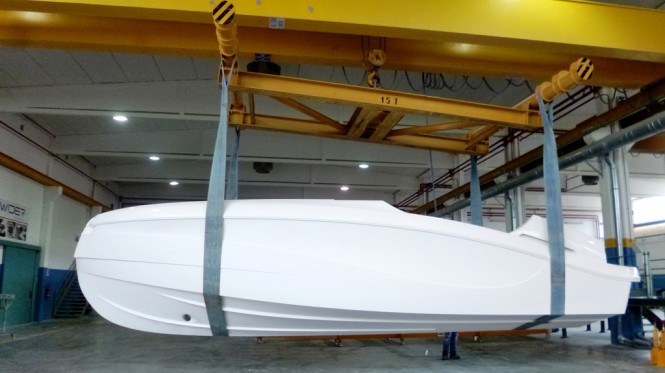 Hull of WIDER 32 superyacht tender