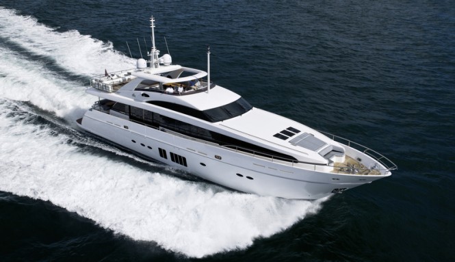 Princess 32M Yacht underway