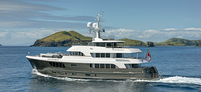 Alloy superyacht CaryAli underway