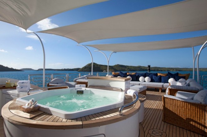 Motor Yacht STARFIRE - Spa Pool