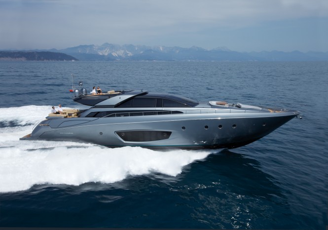 Riva 86' superyacht Domino