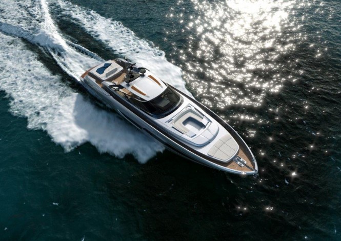 Riva 88 Miami superyacht - ROOF CLOSED