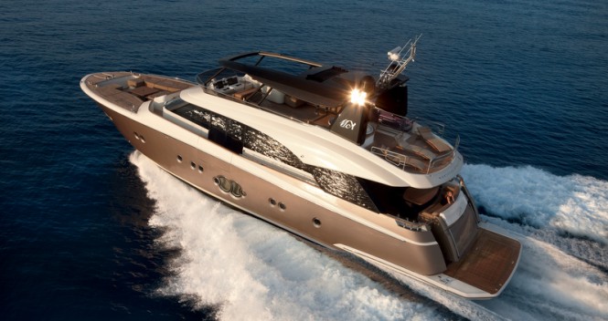 Superyacht MCY 86