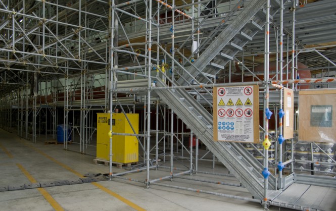 Tankoa S693 Yacht - Finished Fairing Hull Sides