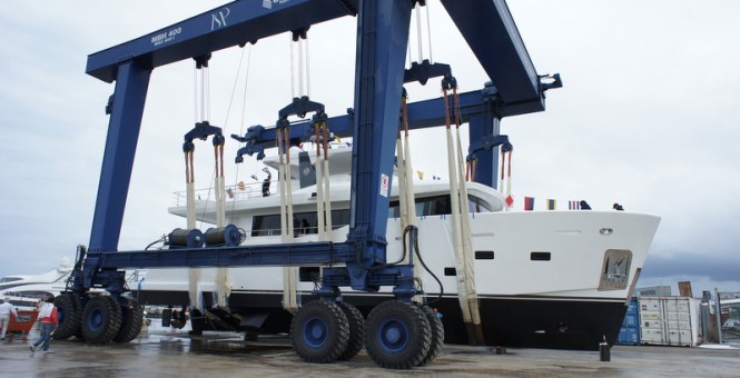 Launch of CdM Nauta Air 86 motor yacht YOLO sold by Lee Marine 