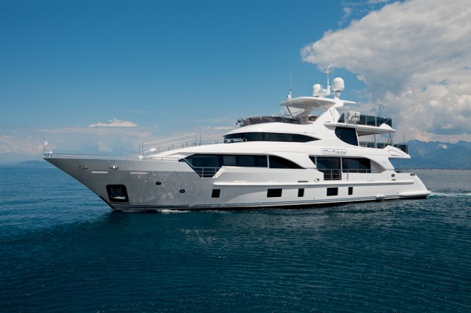 Luxury superyacht MY PARADIS