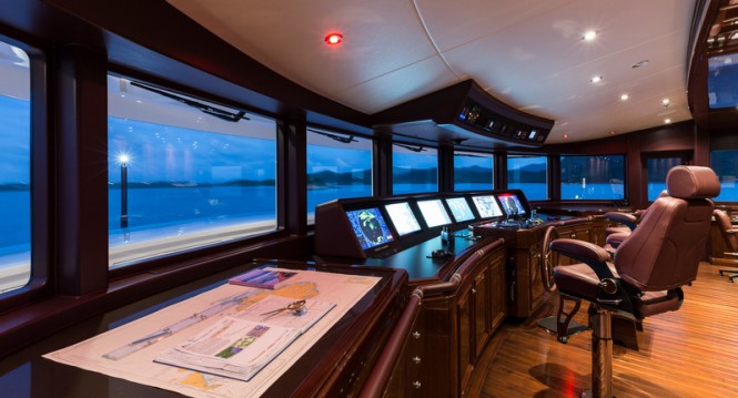 Motor yacht INVICTUS - Wheelhouse - Photo by Jeff Brown