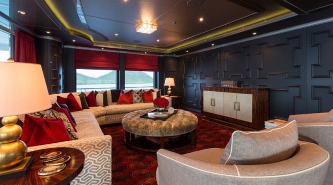 Super yacht INVICTUS - Skylounge - Photo by Jeff Brown