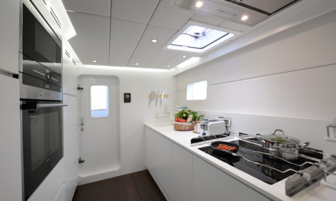 1 Life Yacht - Galley