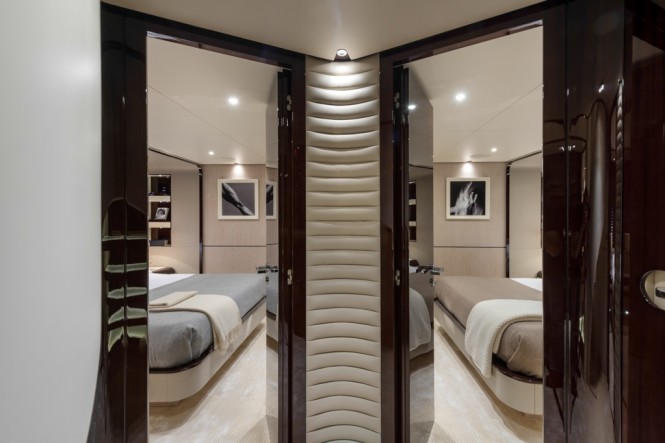 Azimut Grande 95RPH yacht - lobby