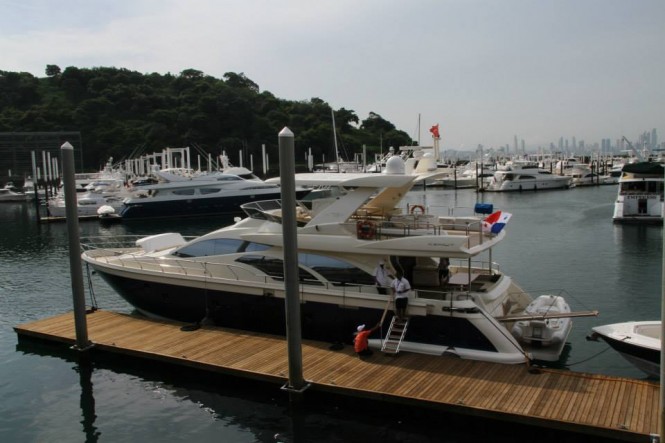 Azimut yacht at PIBS 2014