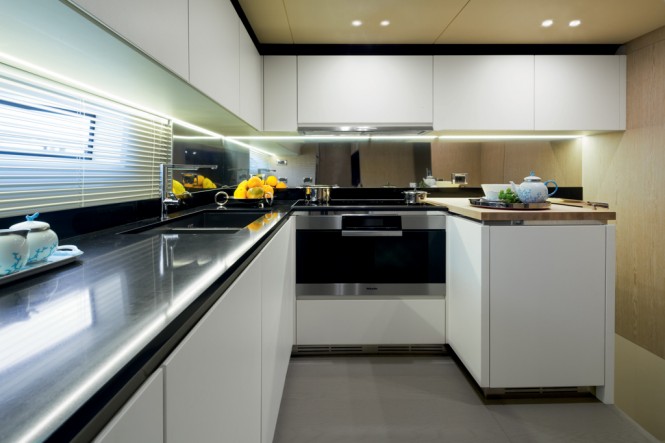 Motor Yacht Azimut Grande 95RPH -Galley