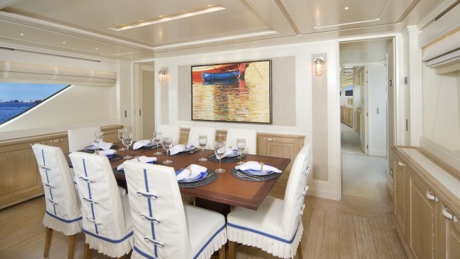 Sanlorenzo SD92 yacht  ONE MY WAY -dining