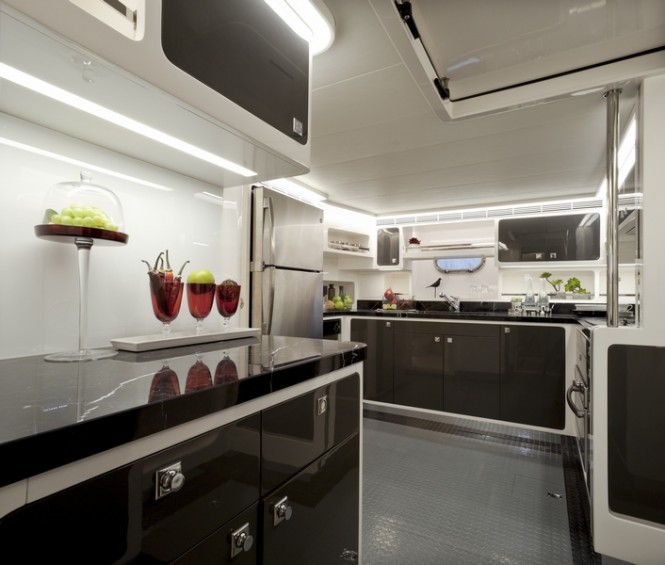 Horizon V80 Yacht The One - Galley