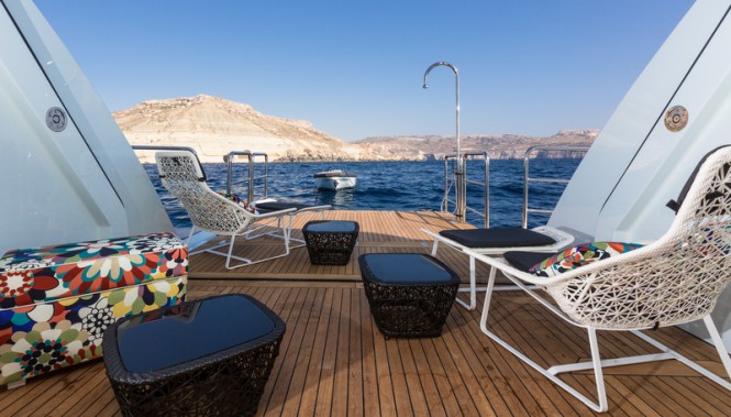 Ocean Paradise Yacht - Beach Area