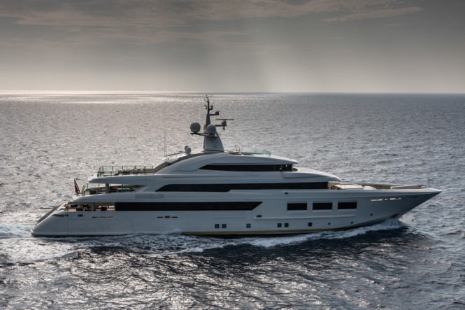 CRN Motor Yacht SARAMOUR cruising