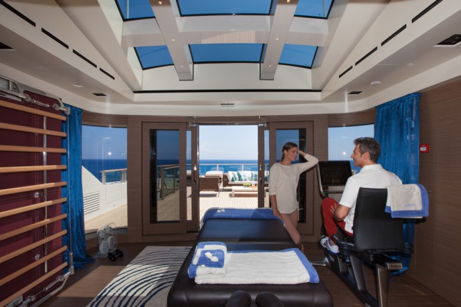 CRN Motor Yacht SARAMOUR - gymnasium