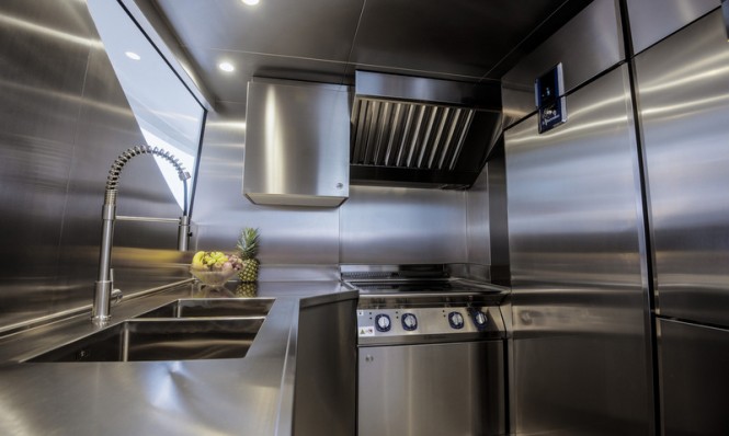 Mulder 98 Flybridge motor yacht YN1391 - Galley