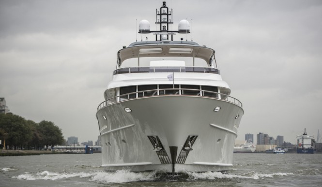 Mulder 98 Flybridge super yacht YN1391 - Front View