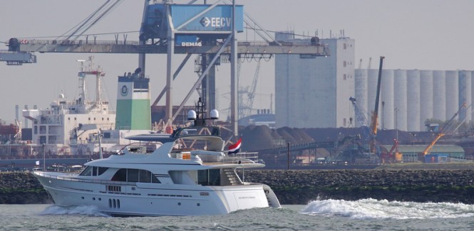 Mulder 98 motor yacht YN 1391 - Photo by Kees Torn