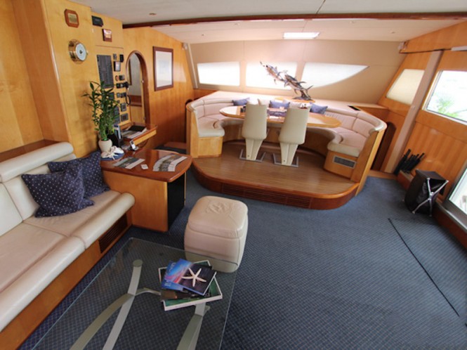 AKASHA yacht - Saloon