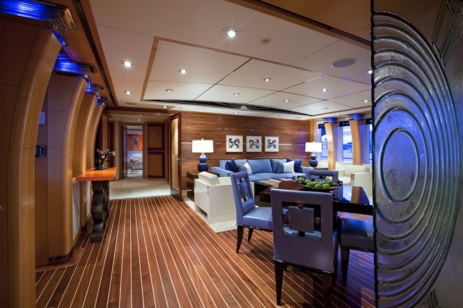 Charter yacht VICTORIA DEL MAR - Skylounge - Photo Jim Raycroft
