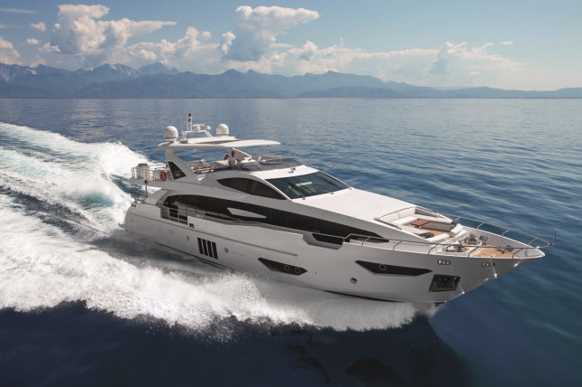 Superyacht Azimut 95 RPH running