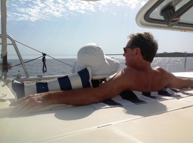 Catamaran Yacht OMBRE BLU - Relaxing in the trampolines