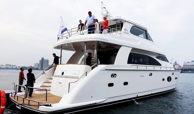 Horizon E73 motor yacht Justus