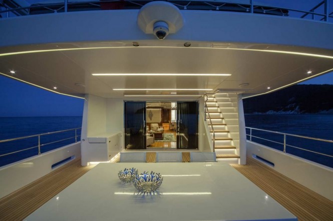 NOGA Yacht - Exterior