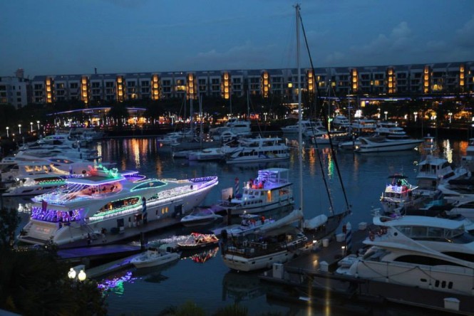 ONE15 Christmas Boat Light Parade