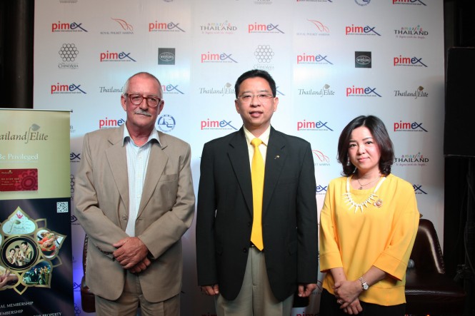 Pictured from left: Andy Dowden, PIMEX Show Director; Mr. Apisit Chuenchompoo, President, Thailand Privilege Card Co., Ltd. (Thailand Elite);  Ms. Jaruwan Suwannasat, Director of Exhibitions & Events, Thailand Convention & Exhibition Bureau.