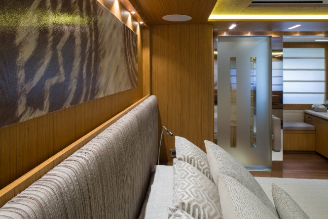 YOLO Yacht - Main Saloon