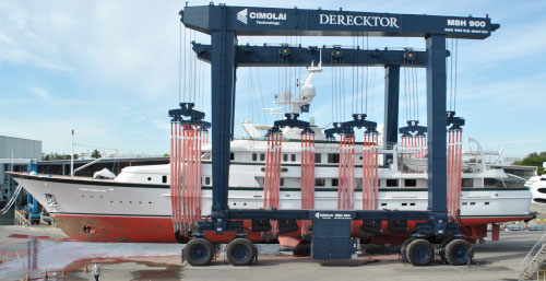 180' Feadship superyacht Calixe at Derecktor Florida
