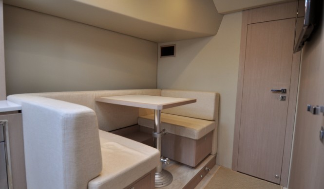 Sacs Strider 19 yacht tender - Interior