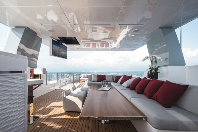 FOAM Yacht - Exterior