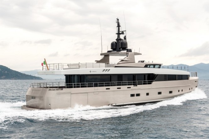 Motor yacht NONO - aft view