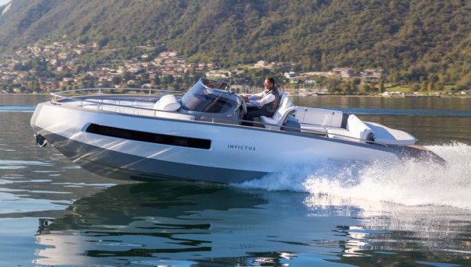 New Invictus 280GT superyacht tender at full speed