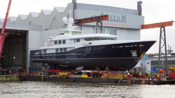 Luxury motor yacht LA FAMILIA at launch