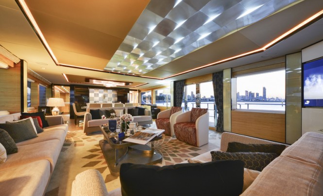 Majesty 122 superyacht - Main Saloon