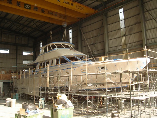 Superyacht Hunt 80 Sport under construction at Hunt Yachts