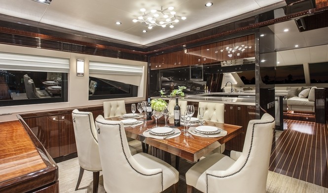 Horizon E88 superyacht - Dining