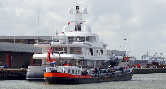 Motor yacht AIR - aft view - Photo by Kees Torn