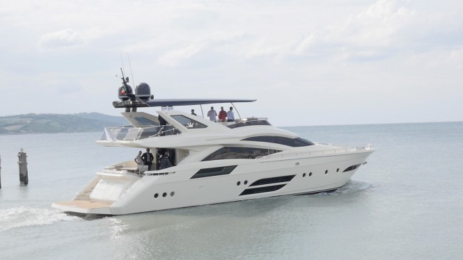 Second Dominator 800 yacht underway