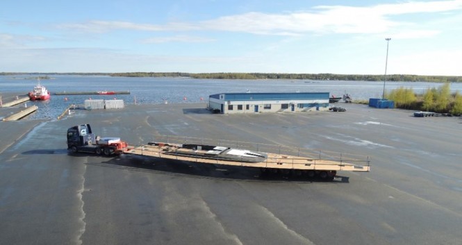 Transport of flush deck for superyacht Swan 115 FD - Photo by Nautors Swan