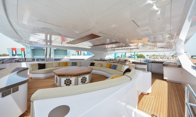 Superyacht Majesty 155 - Sun Deck Fountain and Seating Area